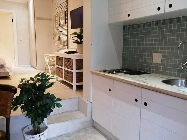Design Studio with Hot Tub