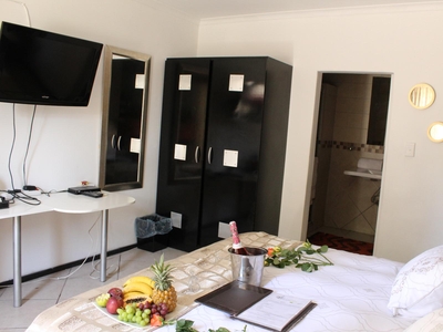 Africa Paradise OR Tambo Boutique Hotel