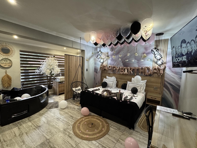 Africa Paradise OR Tambo Boutique Hotel