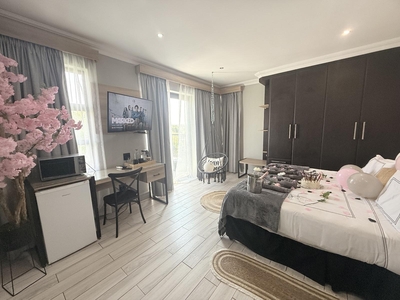 Africa Paradise OR Tambo Boutique Hotel