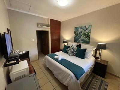 King or Twin Bedroom