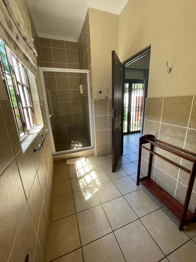 King or Twin Bedroom