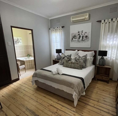 King or Twin Bedroom