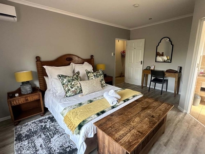 Luxury Queen Bedrooms
