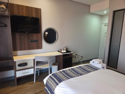 Twin King Room