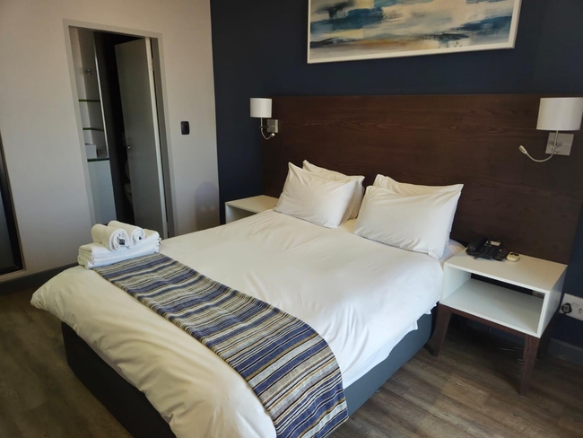 Twin King Room