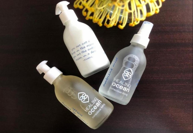 Queen with mountain view (Top Floor)