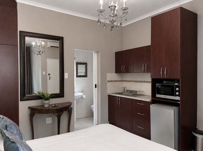 Room 5 (Standard)