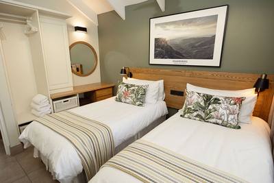 Deluxe Chalets (sleeps 6)