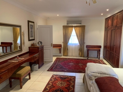 Deluxe Suite 9