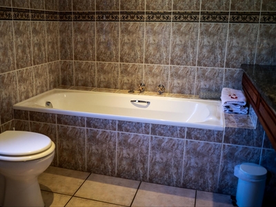 Pool Suite 7