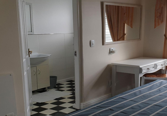 Standard Twin - En-suite