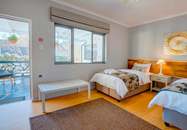 Room 4 Executive Twin with Kitchenette 