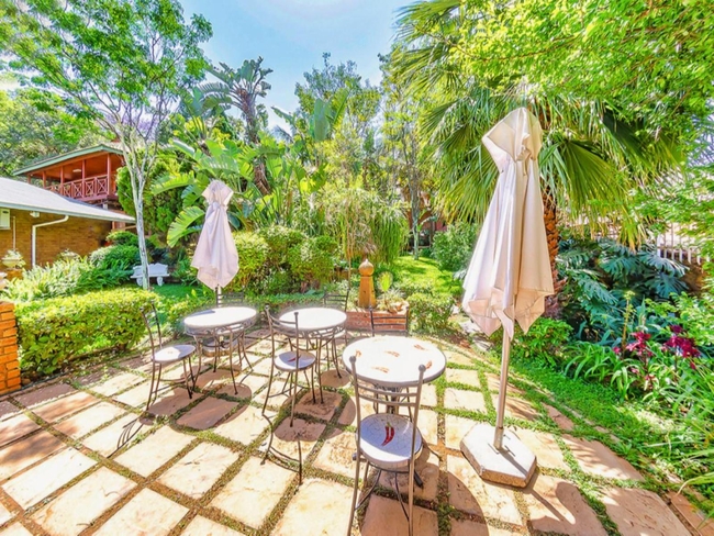 Amper Bo Guest House