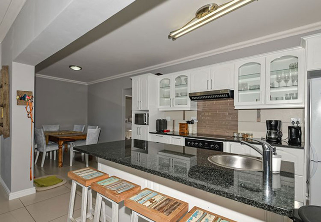 Yzer Apartment 6