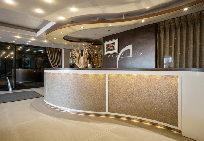 Aquarius luxury suites