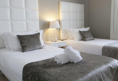 Two Bedroom Luxury Suite - 4 Sleeper