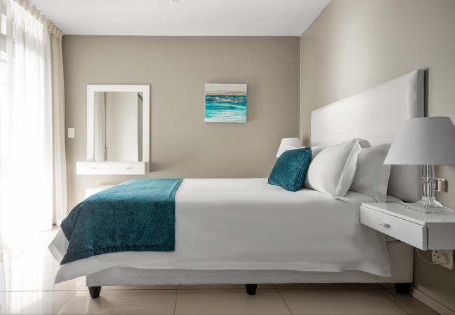 Three Bedroom Luxury Suite - 5 Sleeper