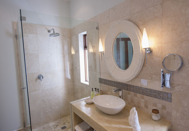 Superior Queen Suite - Room 3