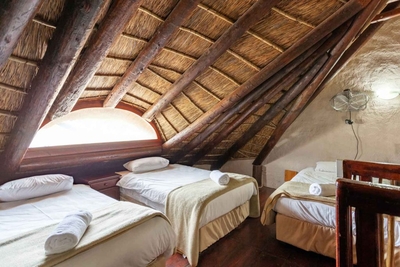 Family Cottage (sleeps 8)