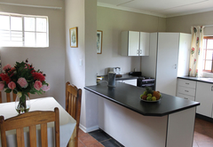 Mountain Facing Self-Catering Cottage - Pet-friendly!