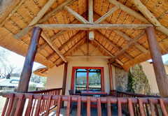 Thatched Mountain-facing Honeymoon Suite
