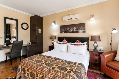 Deluxe Queen Room