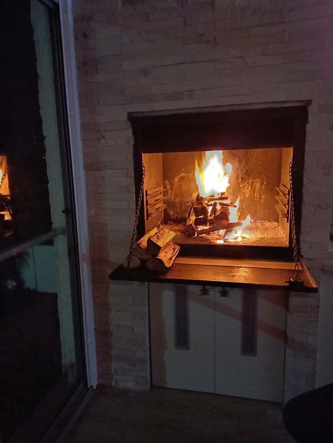 The Astons 5 @ The Beach