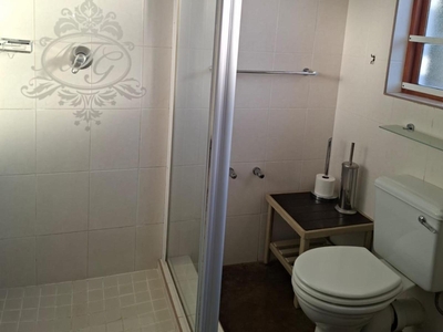 Comfort twin/king with shower