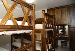 8 Sleeper Cottage (1 double 3 bunk beds)