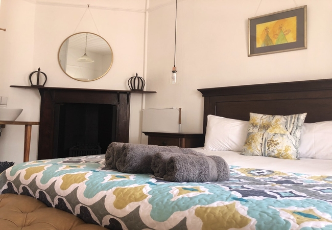 Queen Room with En-Suite 