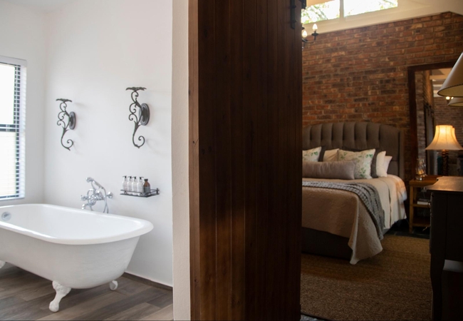 Autumn Leaf @ Tarry-Stone