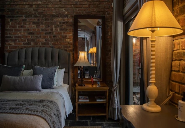 Autumn Leaf @ Tarry-Stone