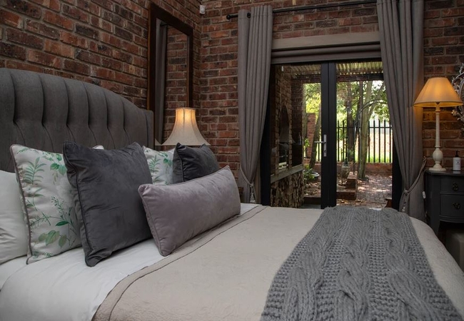 Autumn Leaf @ Tarry-Stone