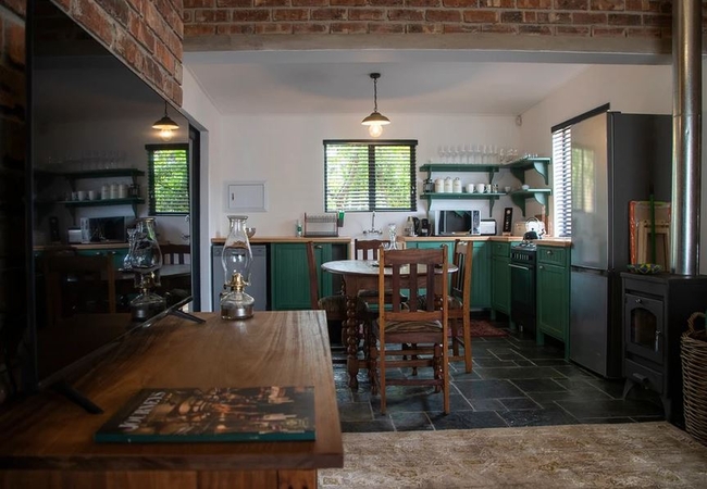 Autumn Leaf @ Tarry-Stone