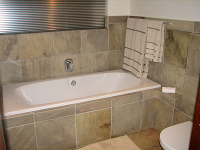 Avocado Grove Guest House