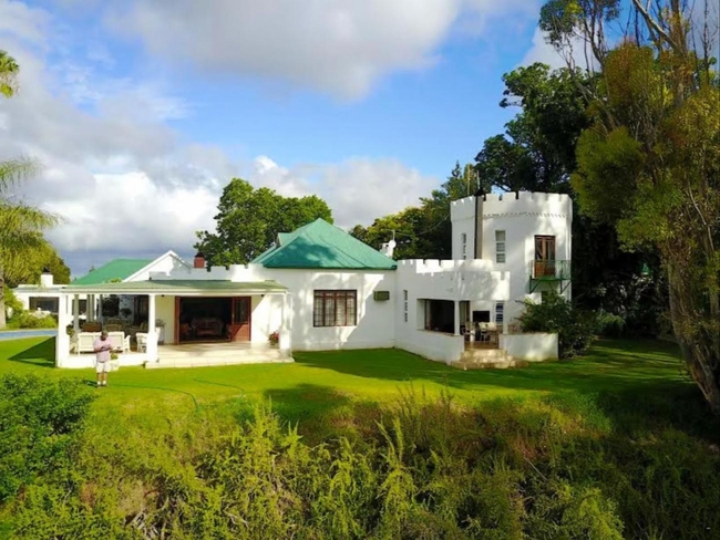 Manor House - The Castle Flatlet