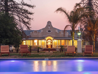 Bakenskraal Ostrich Palace