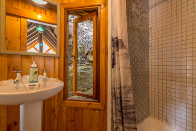 Ballots Bay Treehouse