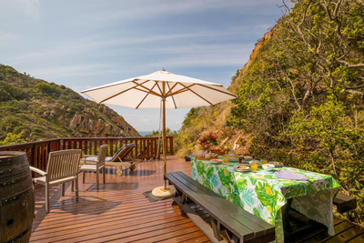 Ballots Bay Treehouse