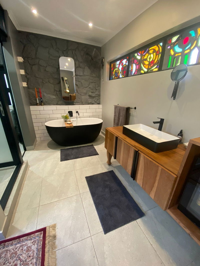 Honeymoon Suite
