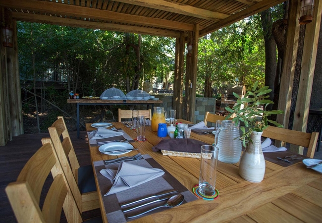 Bateleur Safari Camp