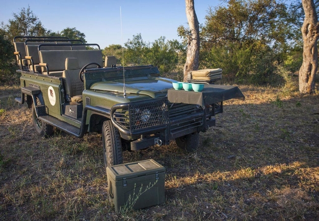 Bateleur Safari Camp