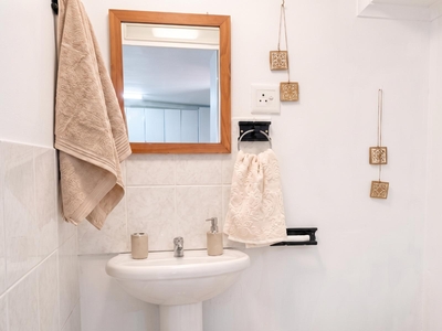 Bay Breeze Guesthouse