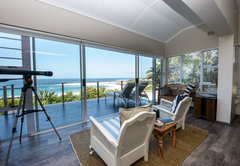 Beach Cottage On Dolphin Bay