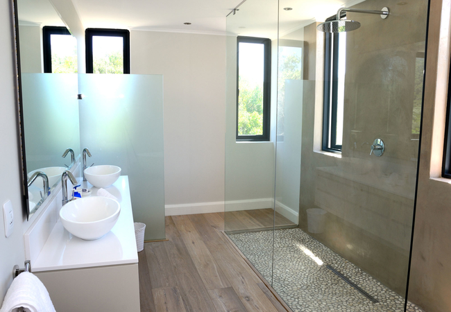 Master Suite en-suite bathroom