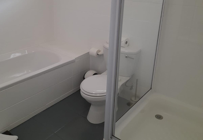 Deluxe Twin or King First Floor Unit