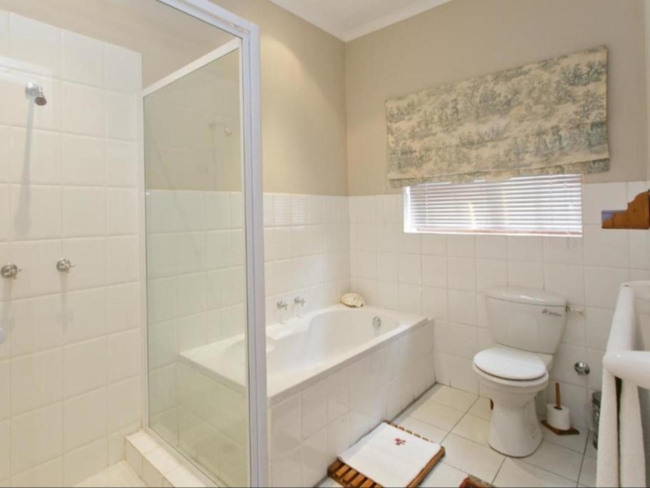 Deluxe King Bedded Room
