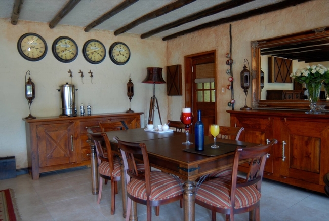 Breakfast and dining area