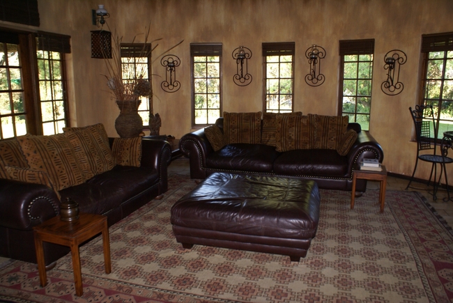 Lounge with TV and music